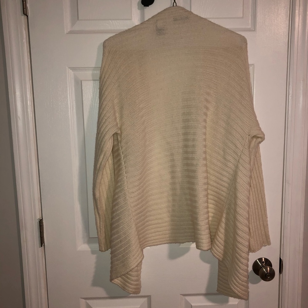 Victoria's Secret off white open sweater - Picture 5 of 7